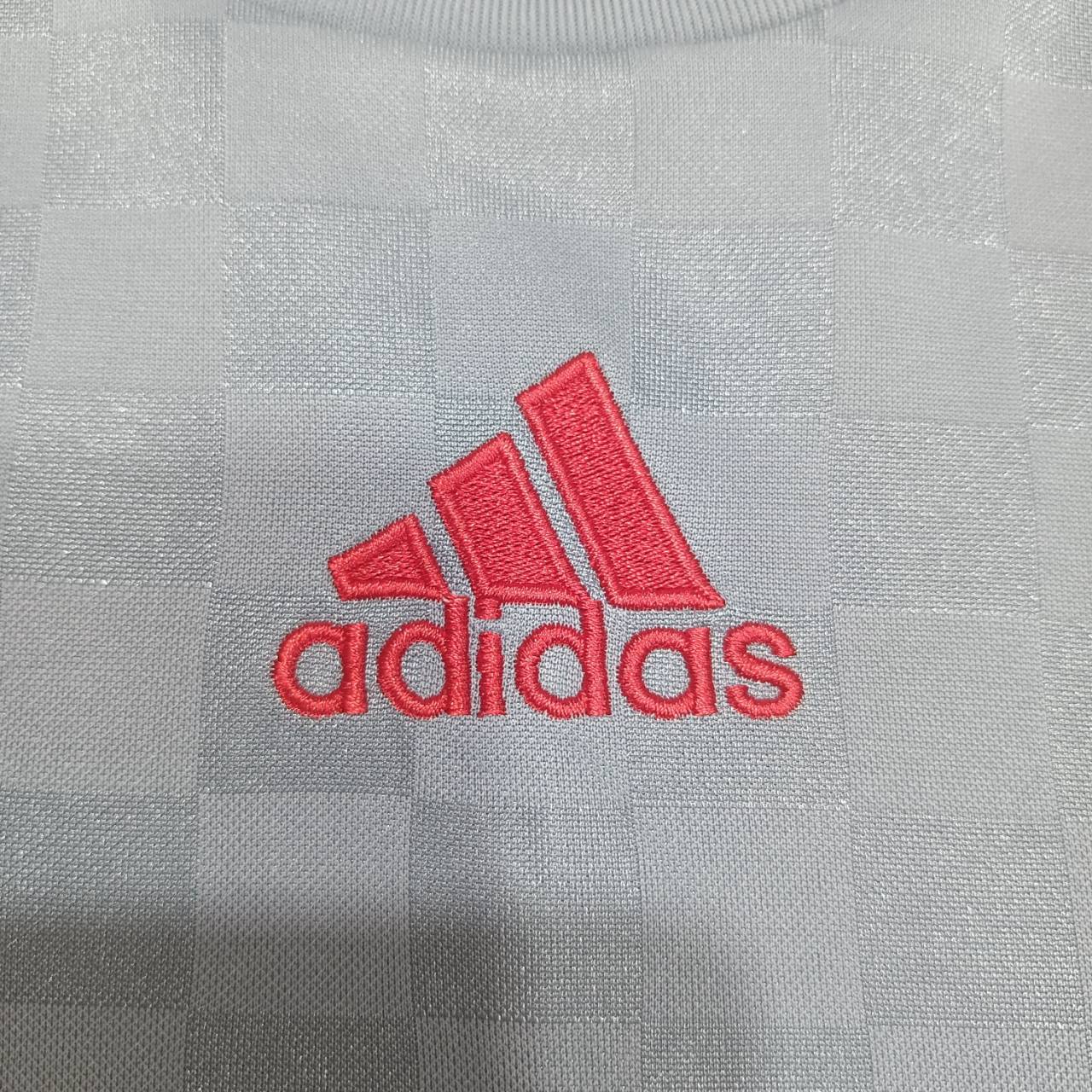 Liverpool FC 2008–09 Away Jersey – Adidas – Grey – Size L – Vintage Football Shirt