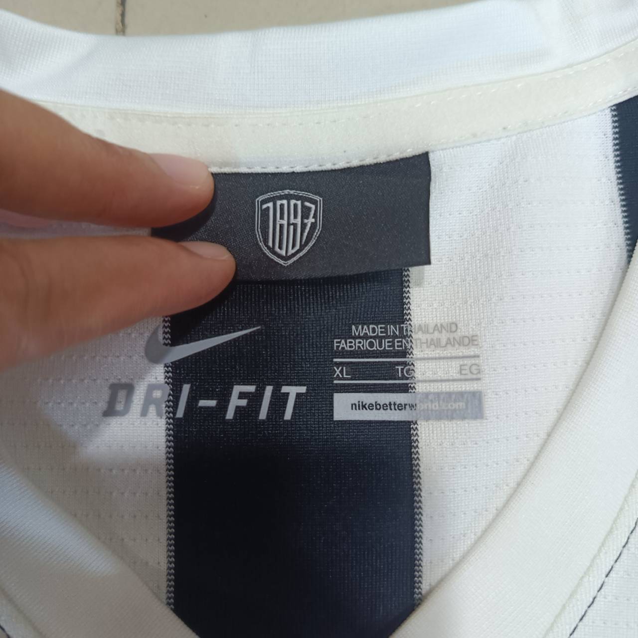 NIKE Juventus 2013-14 Nike home VIDAL#23 JERSEY football Shirt size XL black and white, second hand, very good condition