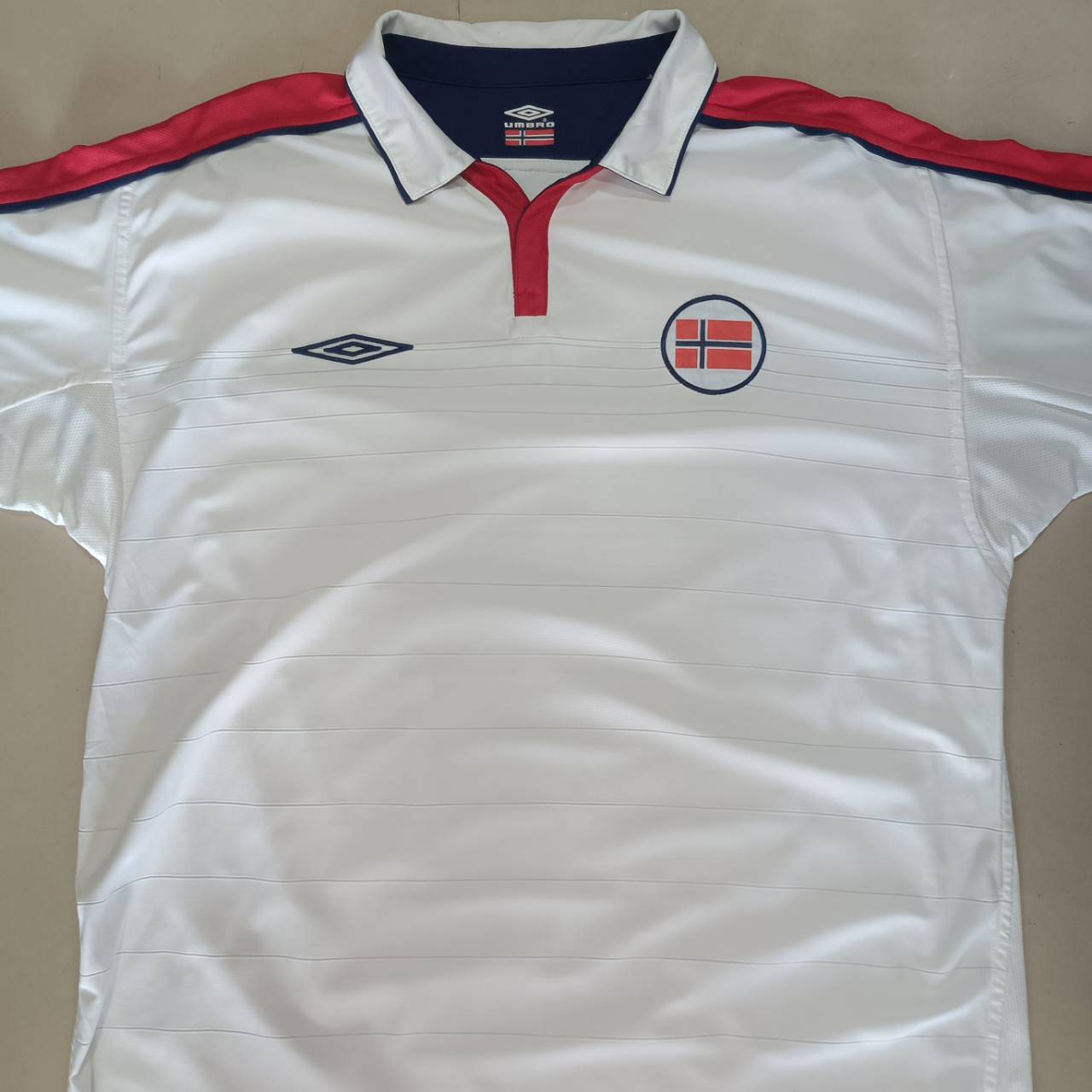 Norway 2002-03 Away umbro jersey football Shirt size XL white, second hand, good condition