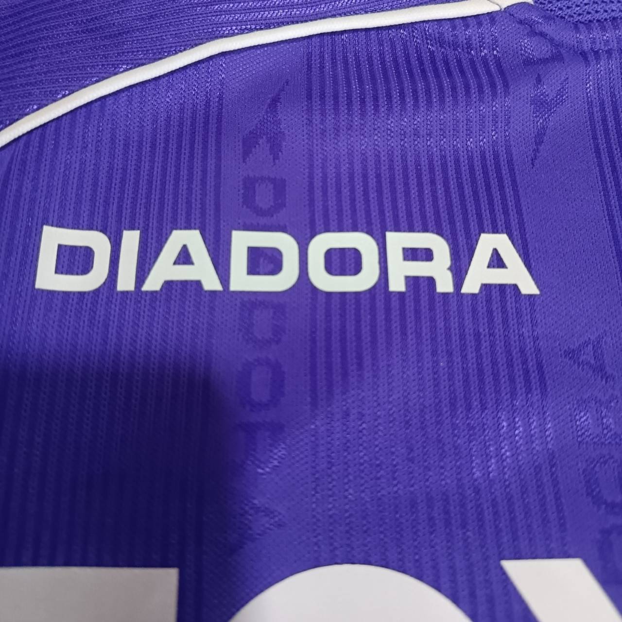 VINTAGE AC FIORENTINA Diadora 2000-01 Toyota Rui Costa FINAL football Shirt purple-blue color, second hand, very good condition