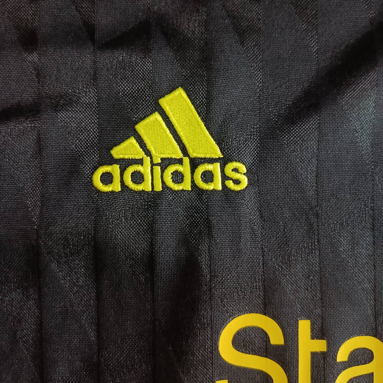 ADIDAS Liverpool 2010-11 SUAREZ#7 JERSEY football Shirt SIZE XL white second hand, has flaws, last picture