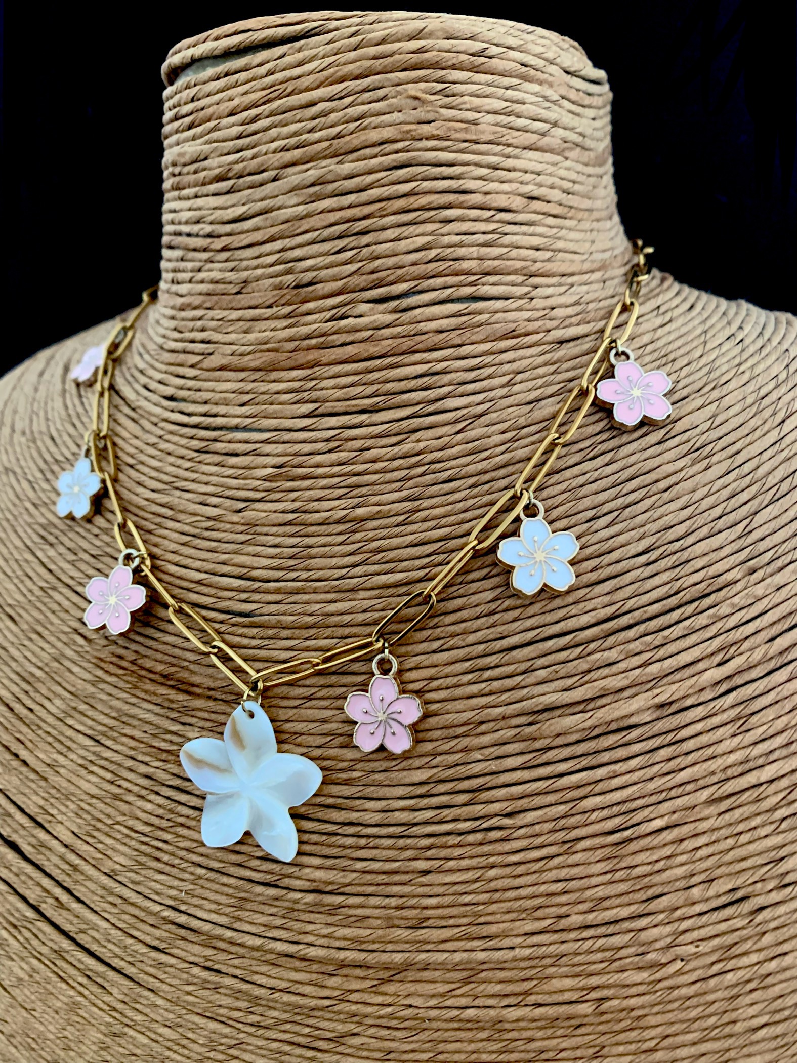 Collier à fleurs