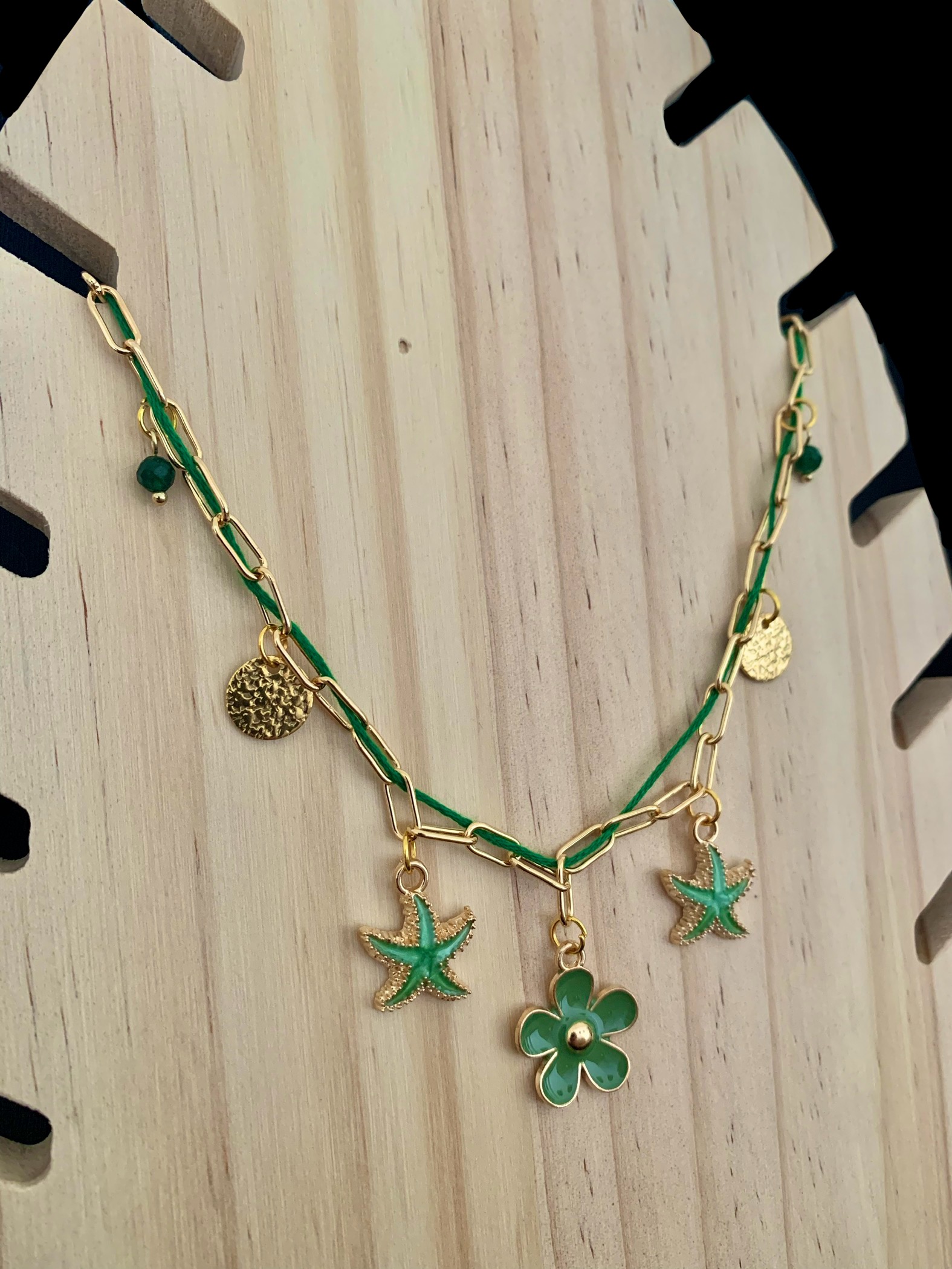 Collier en or avec pendentifs