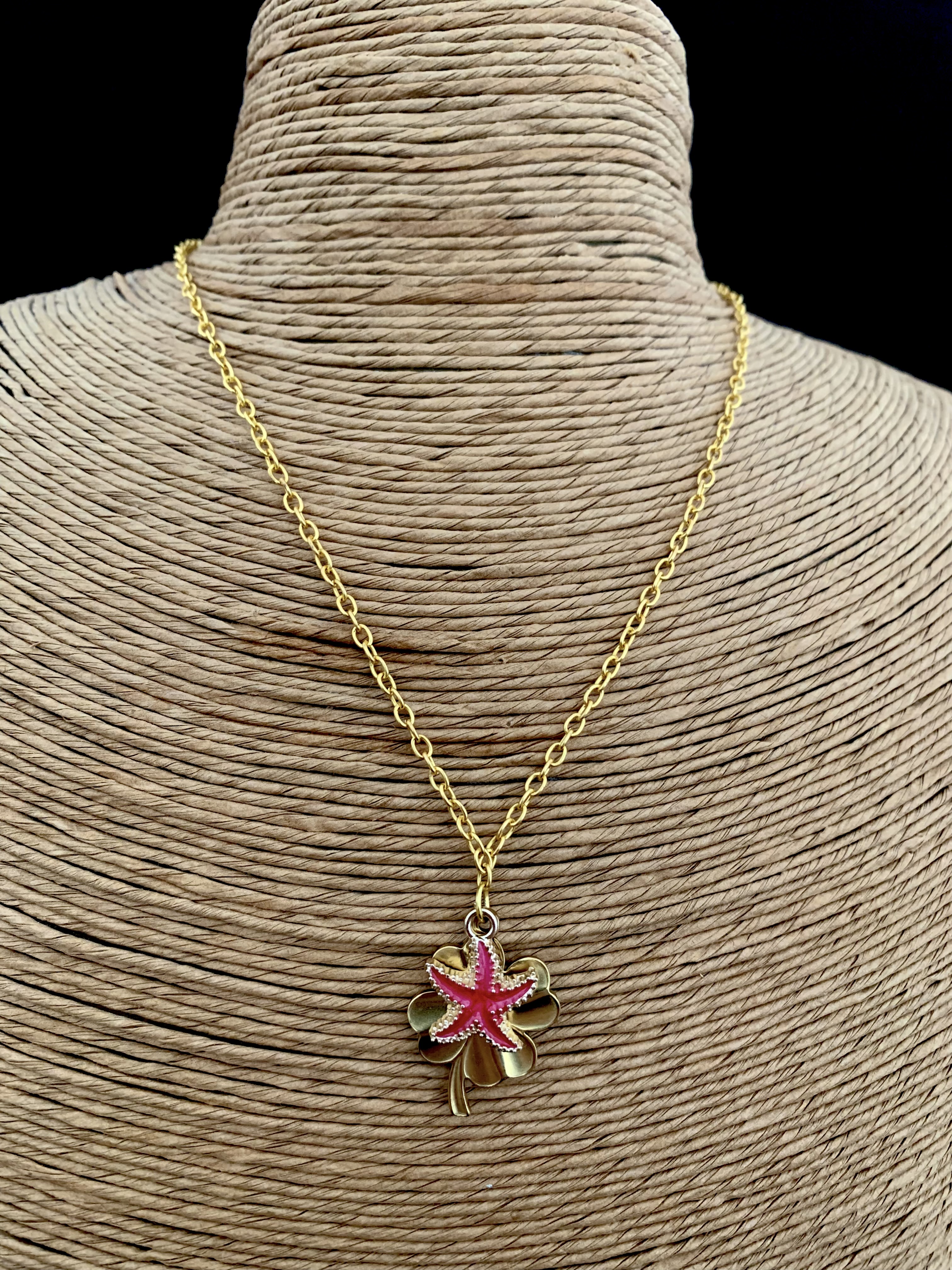 Collier trèfle doré