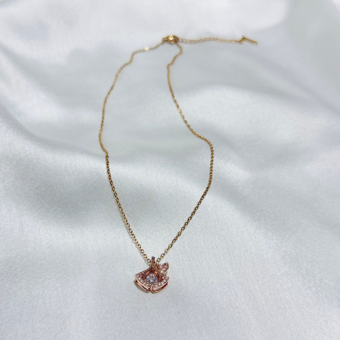 StarMist - Hanging Rose Gold-Plated Ginkgo Leaf Pendant Necklace jewelry for women