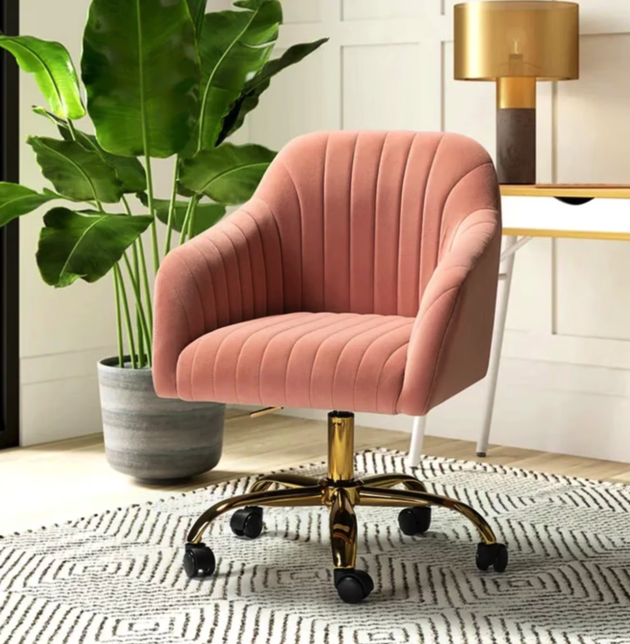 Modern Luxury Swivel Office Chair Š Comfy Seating for Home & Office