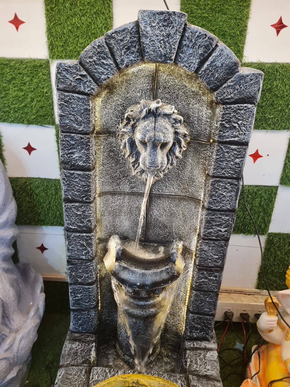 Lion Fountain Size:-40x16x13 Inches