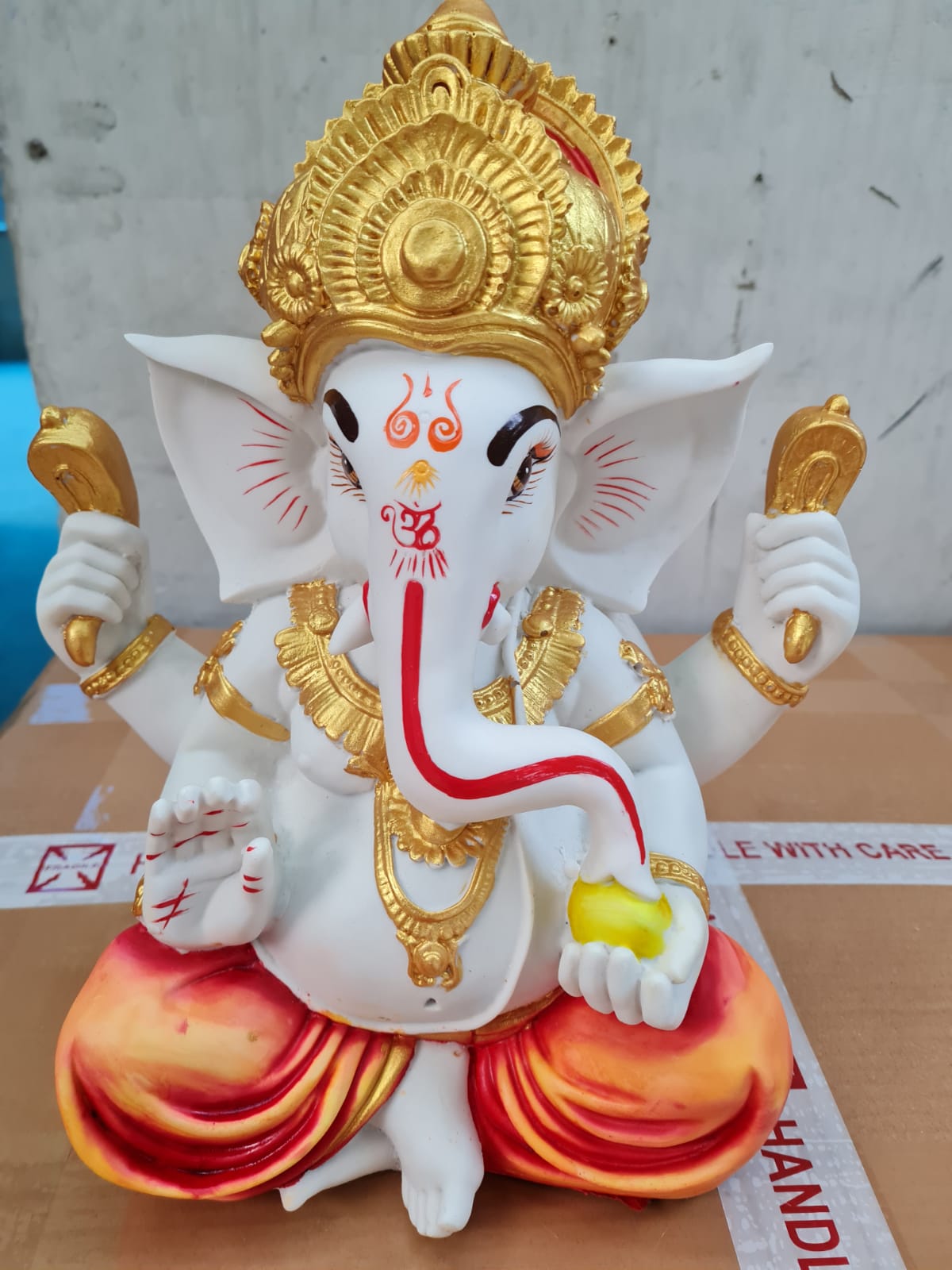 Raja Ganesha Size:-12 Inches