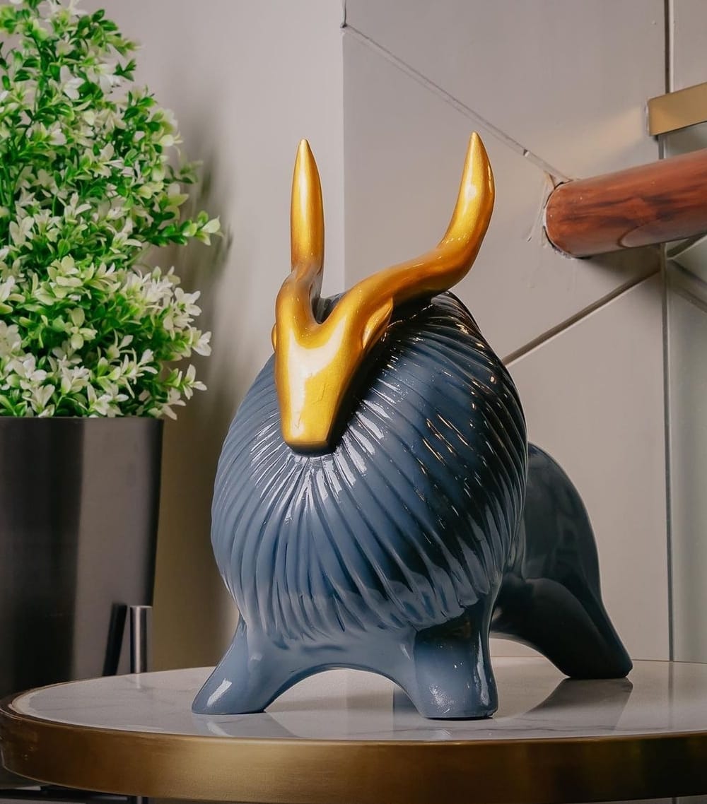 Charging bull Size:-12 Inches