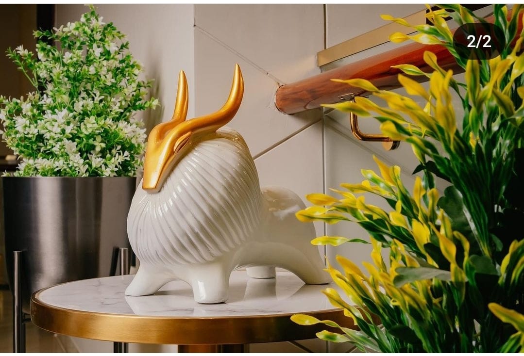 Charging bull Size:-12 Inches