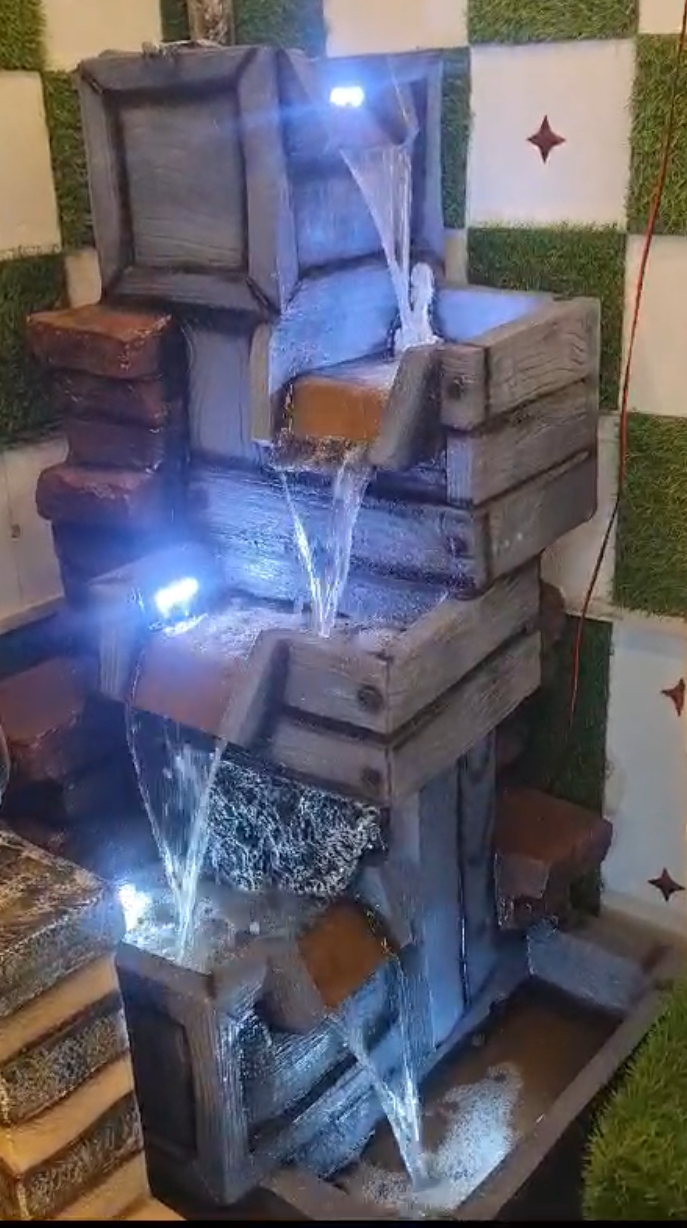 Box Fountain Size:-5 Feet