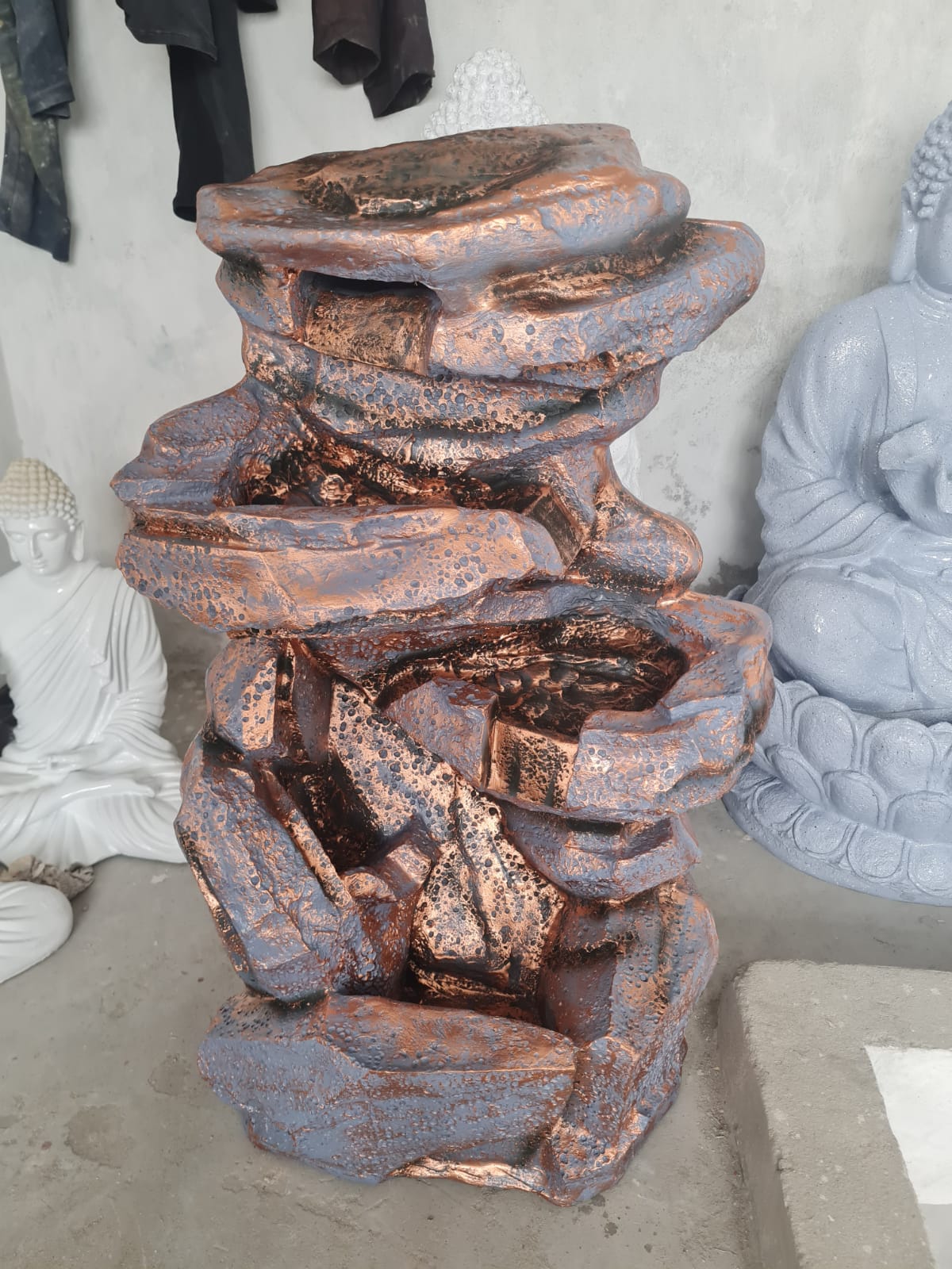 Rock Fountain  Size:-3.5 Feet With Fogg Machine
