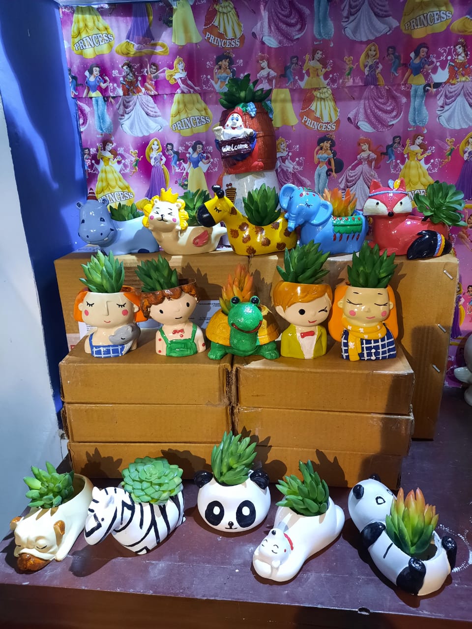 Santa Barrel Set of 16 pcs Size:-3-5 Inches