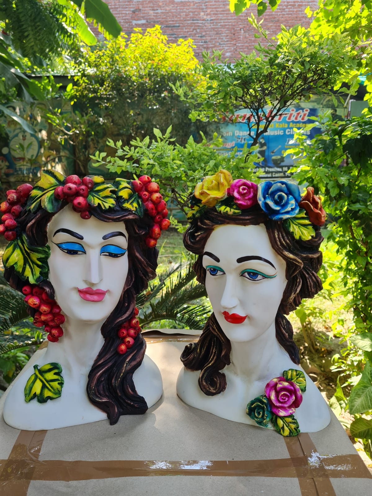 Face Planters Pair Size-15 inches
