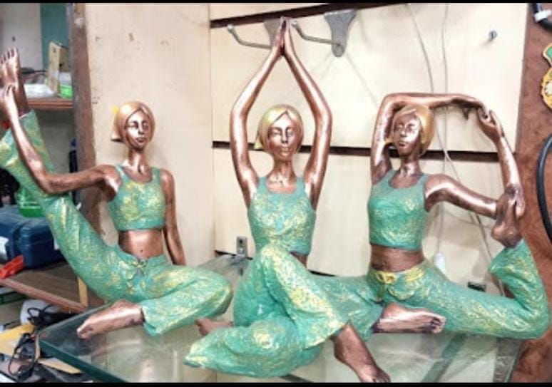COLOURFUL YOGA LADIES Set of 3 pcs