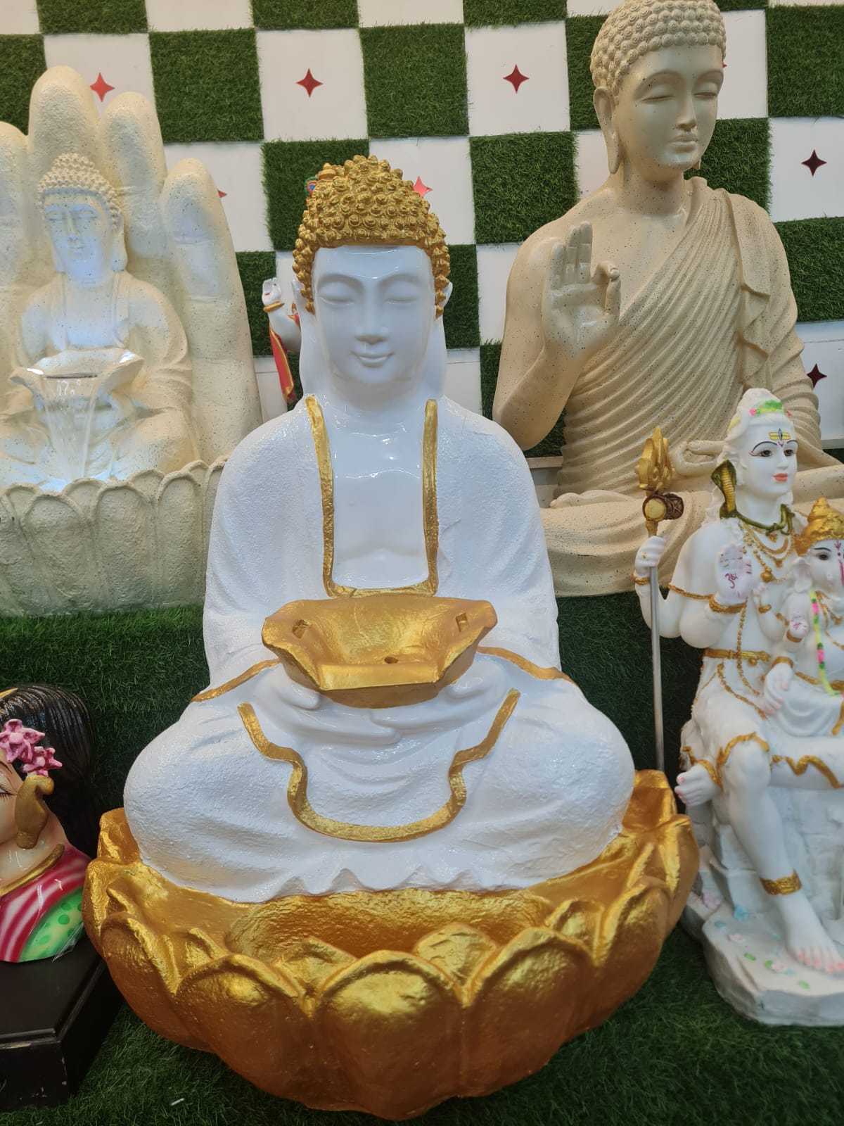 Kamal Fountain With Pillar Size 4.5 Feet and without Pillar 3ft