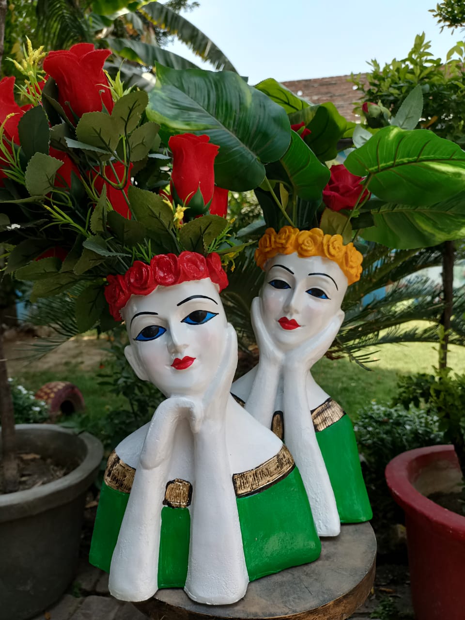 2 Face Planters Size- 13 & 11 Inches