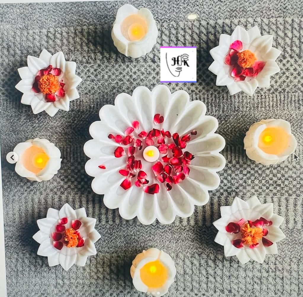 White Marble Flower-Shaped Candle Holders Set