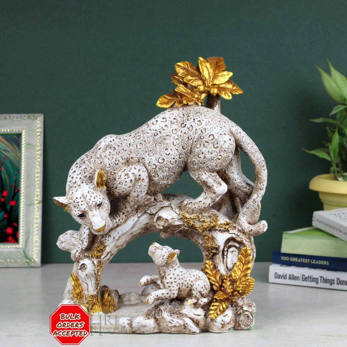 Leopard Family Decorative Sculpture