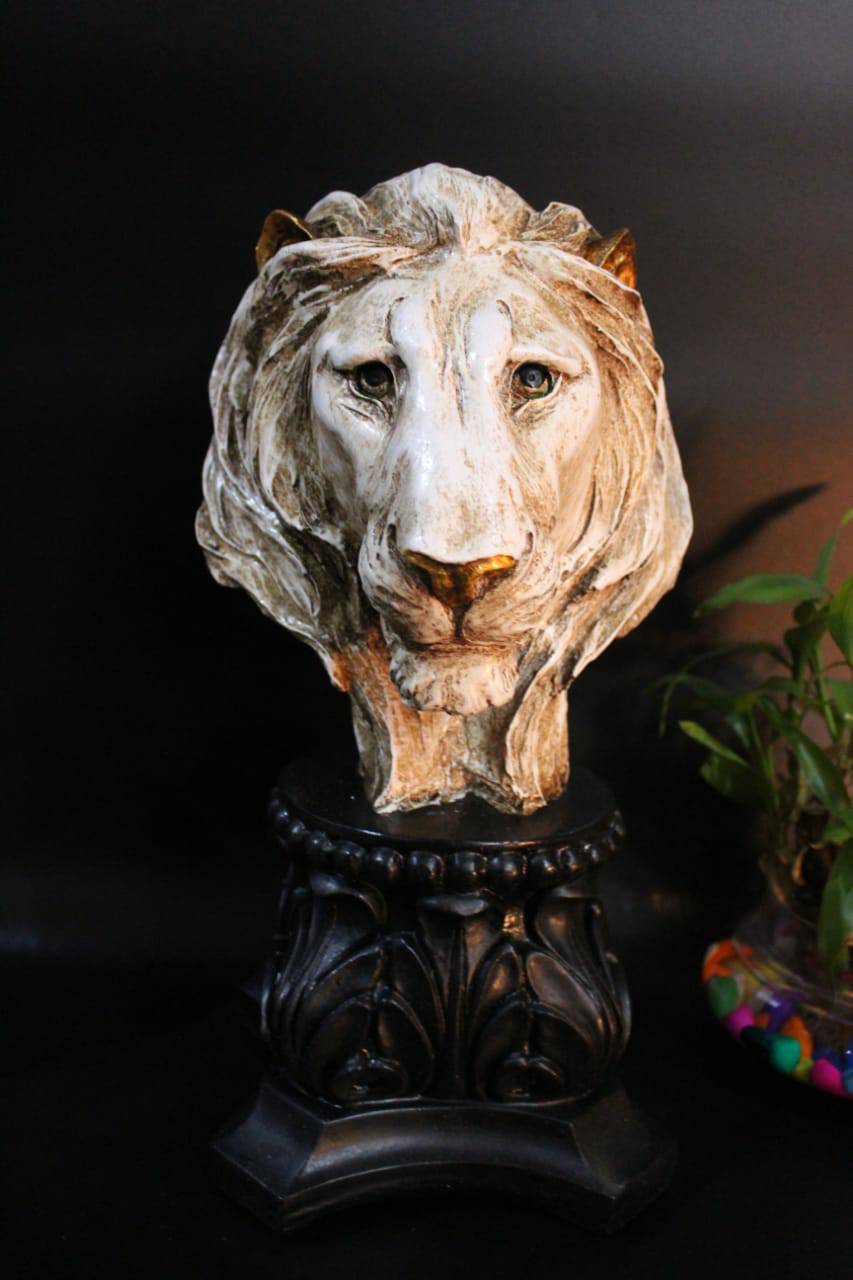 Elegant Decorative Table Sculpture