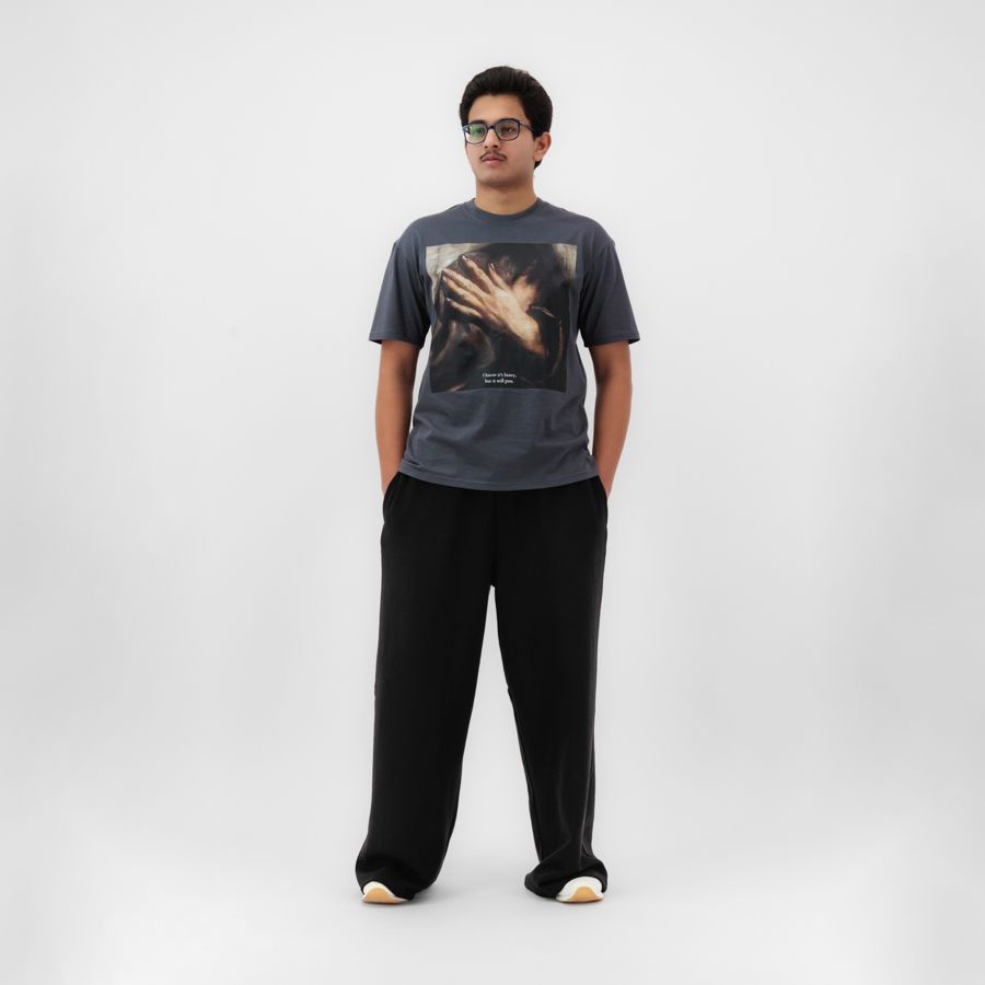 Graphic Print 'I know it's heavy, but it will pass' T-Shirt