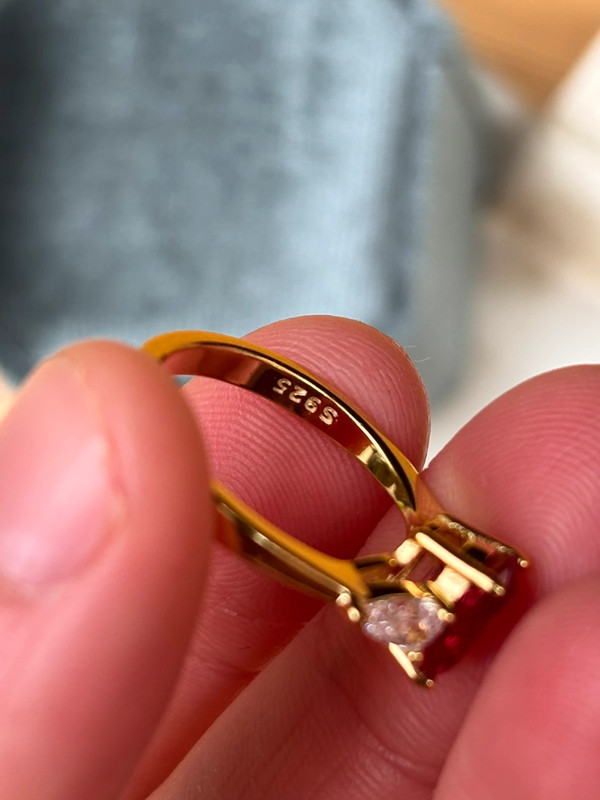 Bague PROMESSE – Plaqué or 18K & Argent 925, Zircone rouge et pierres zirconium