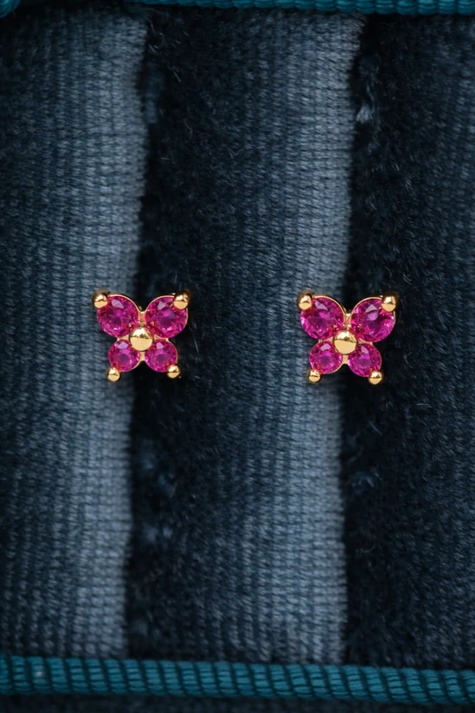 Boucles d’oreilles / Piercing CAPOTERA – Fleur trèfle en zircon rose fuchsia | Argent 925 & Plaqué or - Maison Aureus