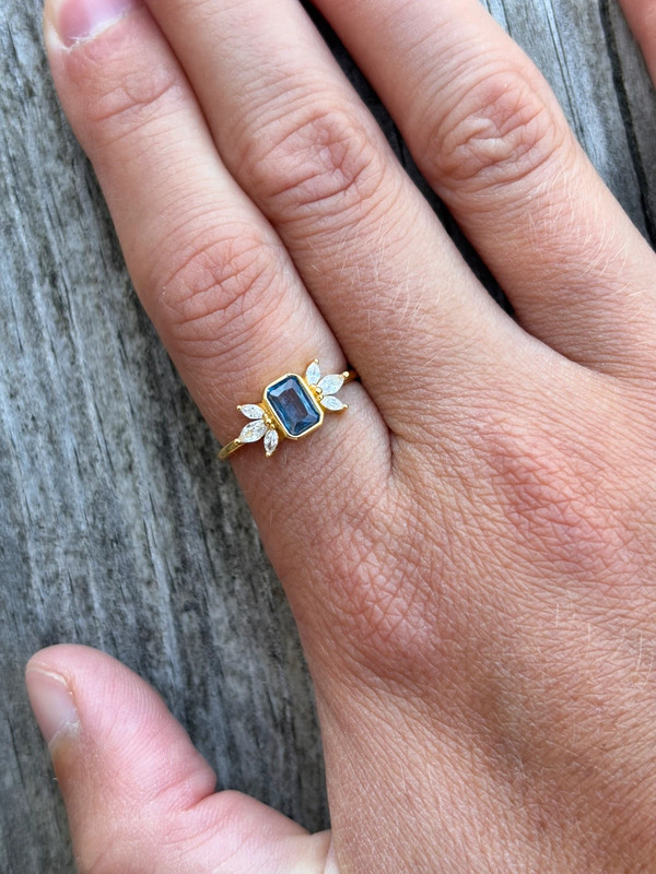 Bague DEEP BLUE – Argent 925 plaqué or 18K, saphir de synthèse & zircone gemme 