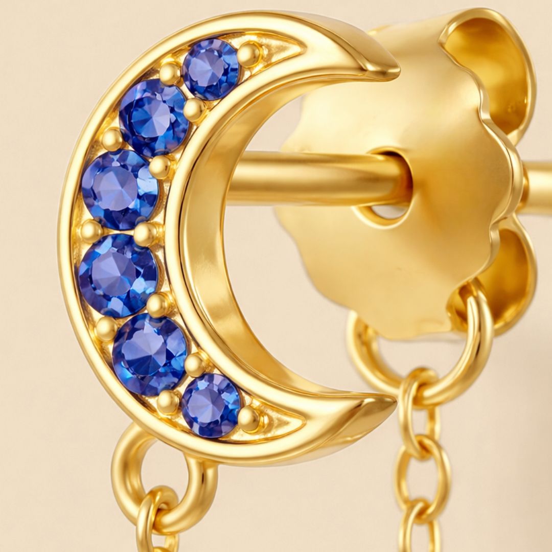 Boucles d’oreilles ARIELLE – Argent 925 plaqué or 18K, lune & étoile pavées de zircones | Maison Aureus