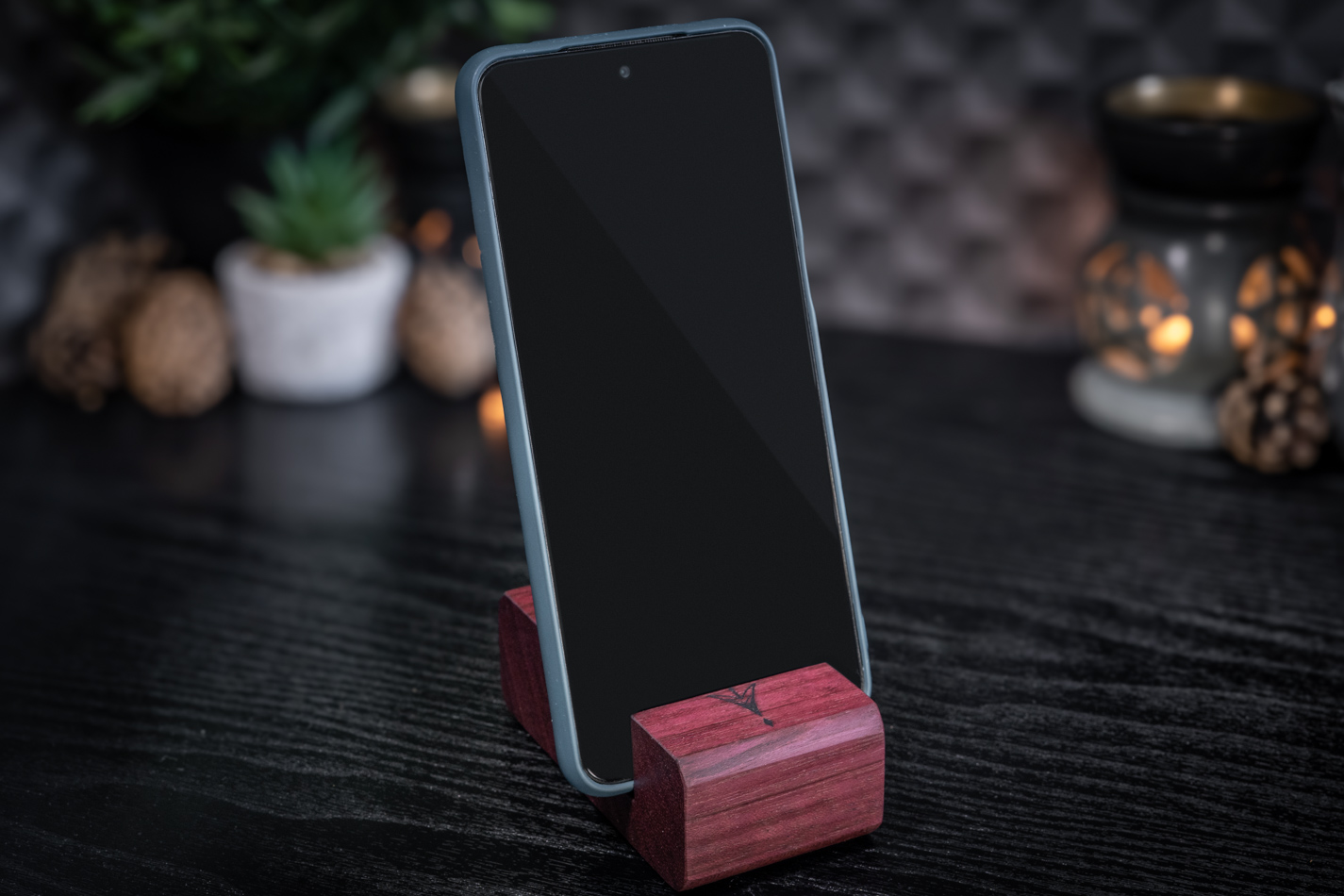 Arrow Engraved Purpleheart Phone Stand
