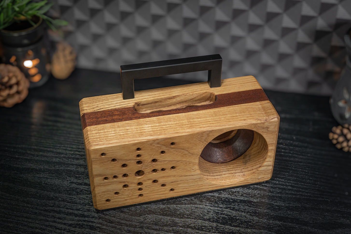 Retro Passive/ Acoustic Phone Holder