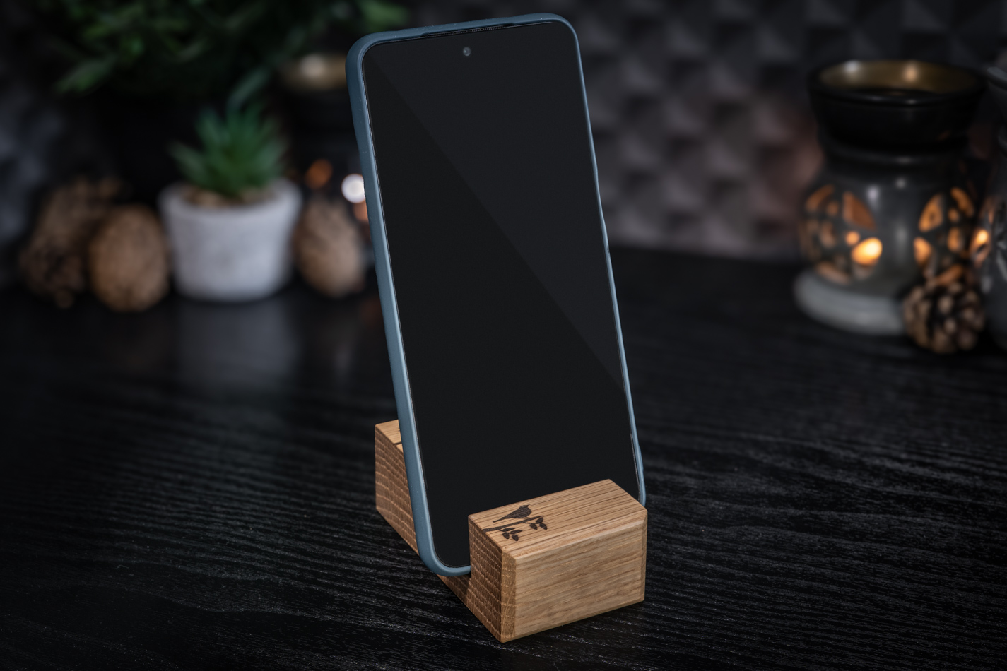 Bird Tree Engraved Oak Phone Stand