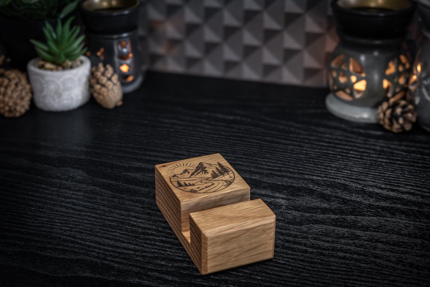 Nature Circle Engraved Oak Phone Stand