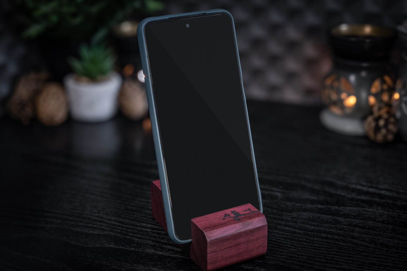 Cat Engraved Purpleheart Phone Stand