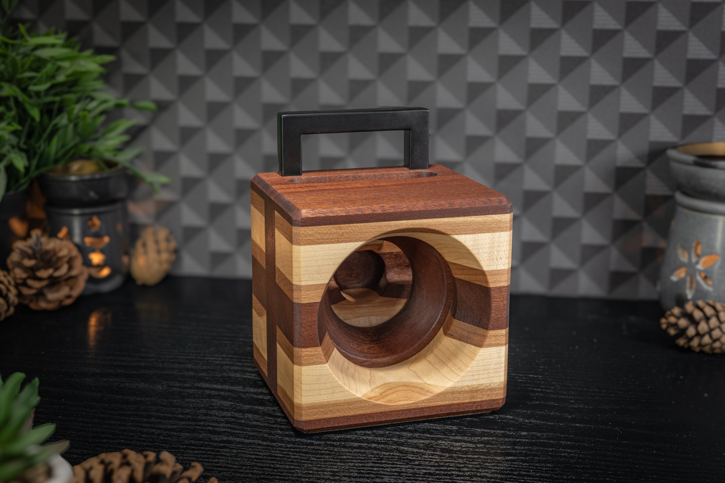 Cube Passive/ Acoustic Phone Holder
