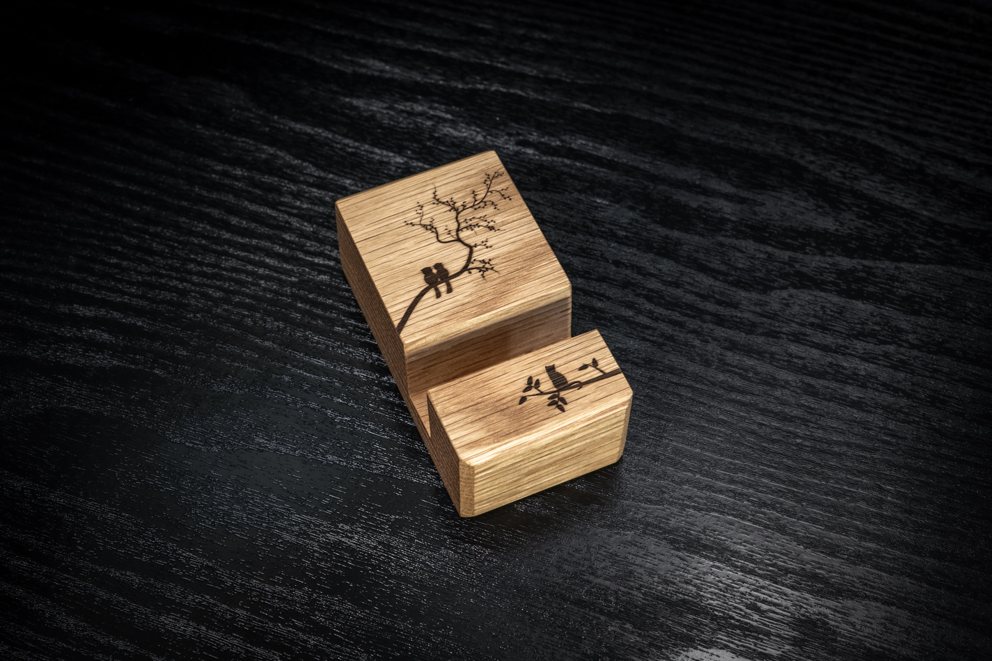 Cat Tree Engraved Oak Phone Stand