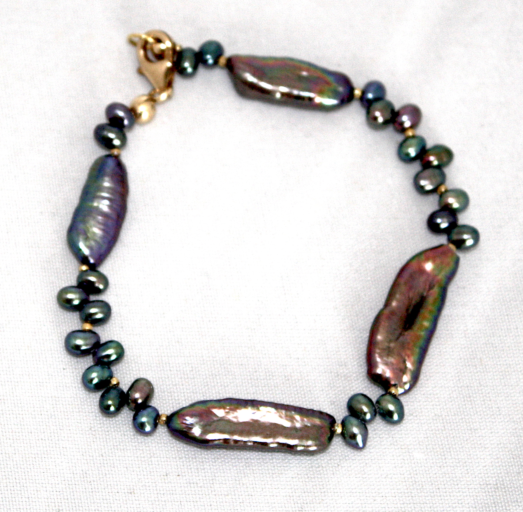 Iridescent violet - peacock hued Biwa Pearl Bracelet