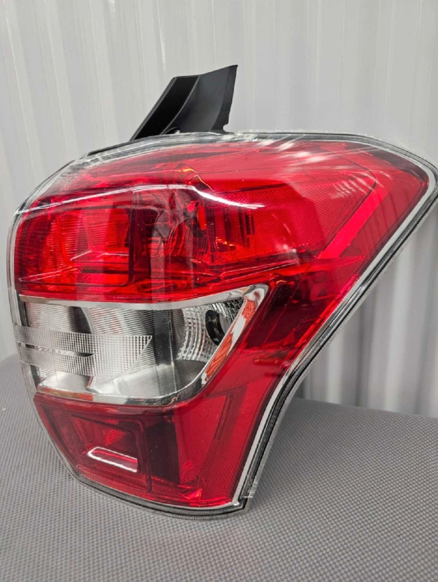 Subaru Forester Passenger Side Taillight for 2014 to 2016