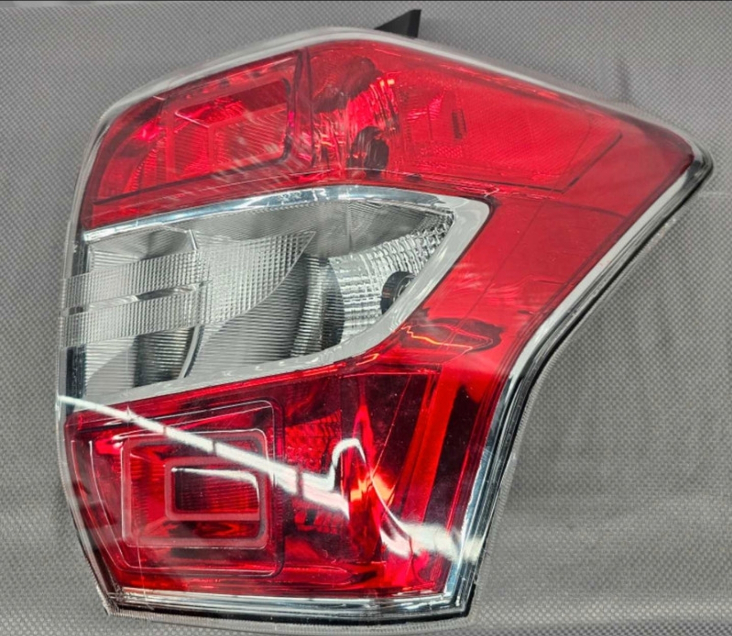 Subaru Forester Passenger Side Taillight for 2014 to 2016