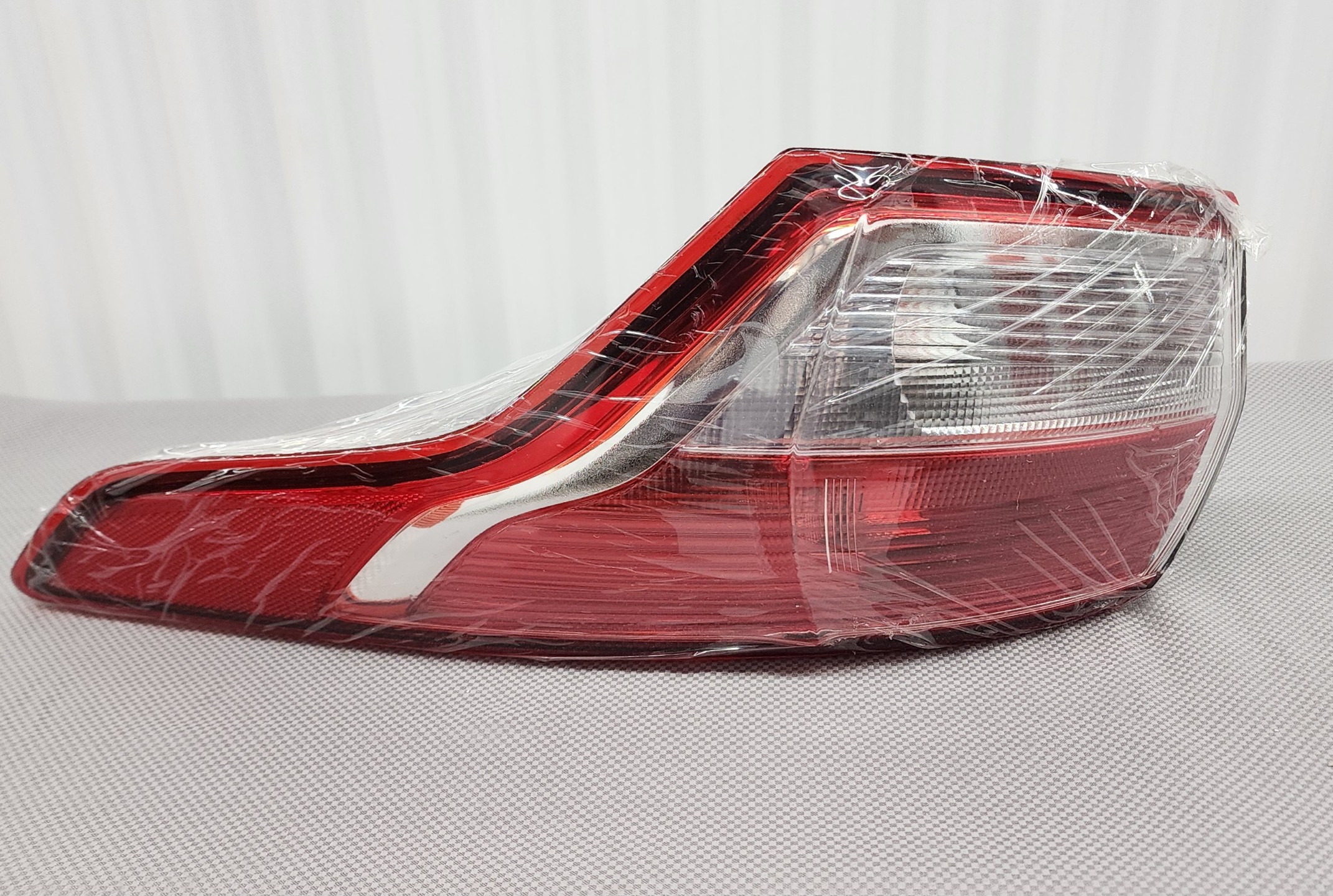 Ford Escape LH Driver Side Taillight 2013 to 2016