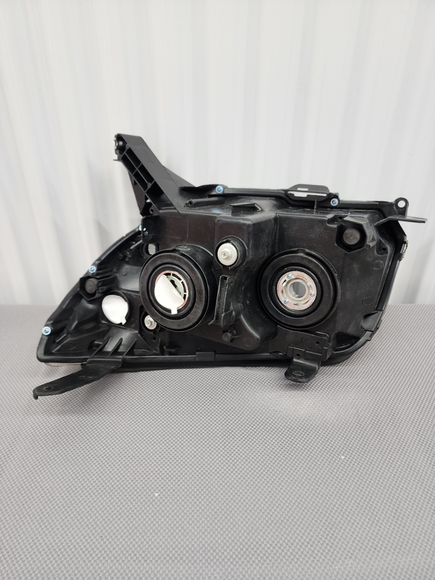 Toyota 4Runner RH Passenger Side Headlight 2006-2009