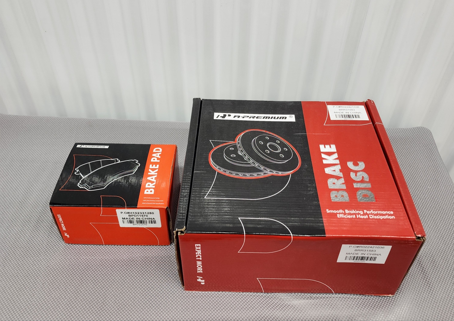 Hyundai Elantra Rear Disc Brake Rotors / Pads  '11 - '12