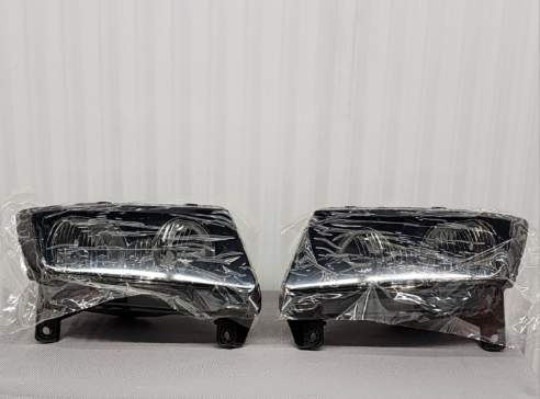 Jeep Grand Cherokee Halogen Headlight Set for 2011 - 2013