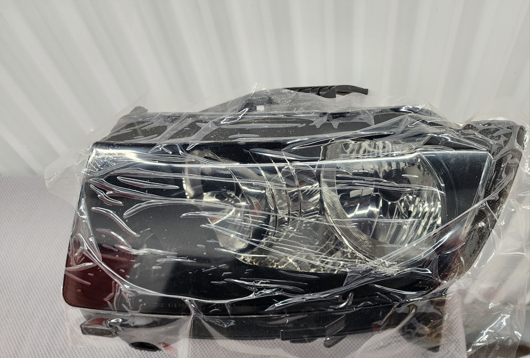 Jeep Grand Cherokee Halogen Headlight Set for 2011 - 2013
