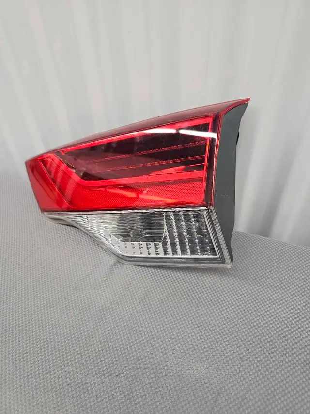 Toyota Highlander Inner Passenger Side Taillight 2017 to 2019