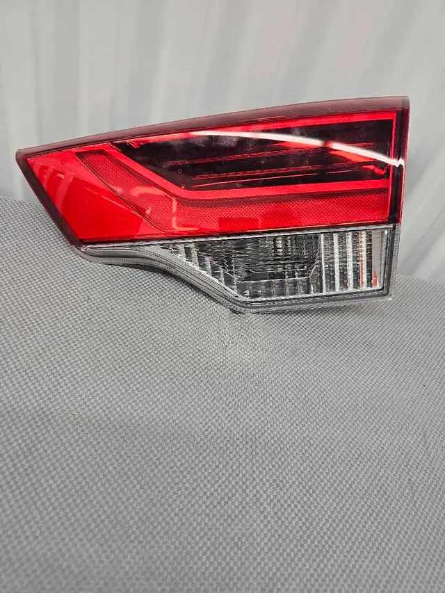 Toyota Highlander Inner Passenger Side Taillight 2017 to 2019