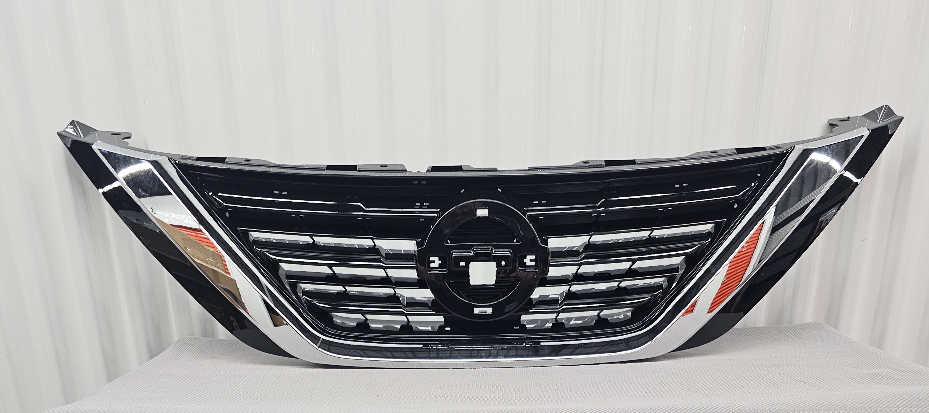 Nissan Altima Front Upper Grille for 2016 to 2018