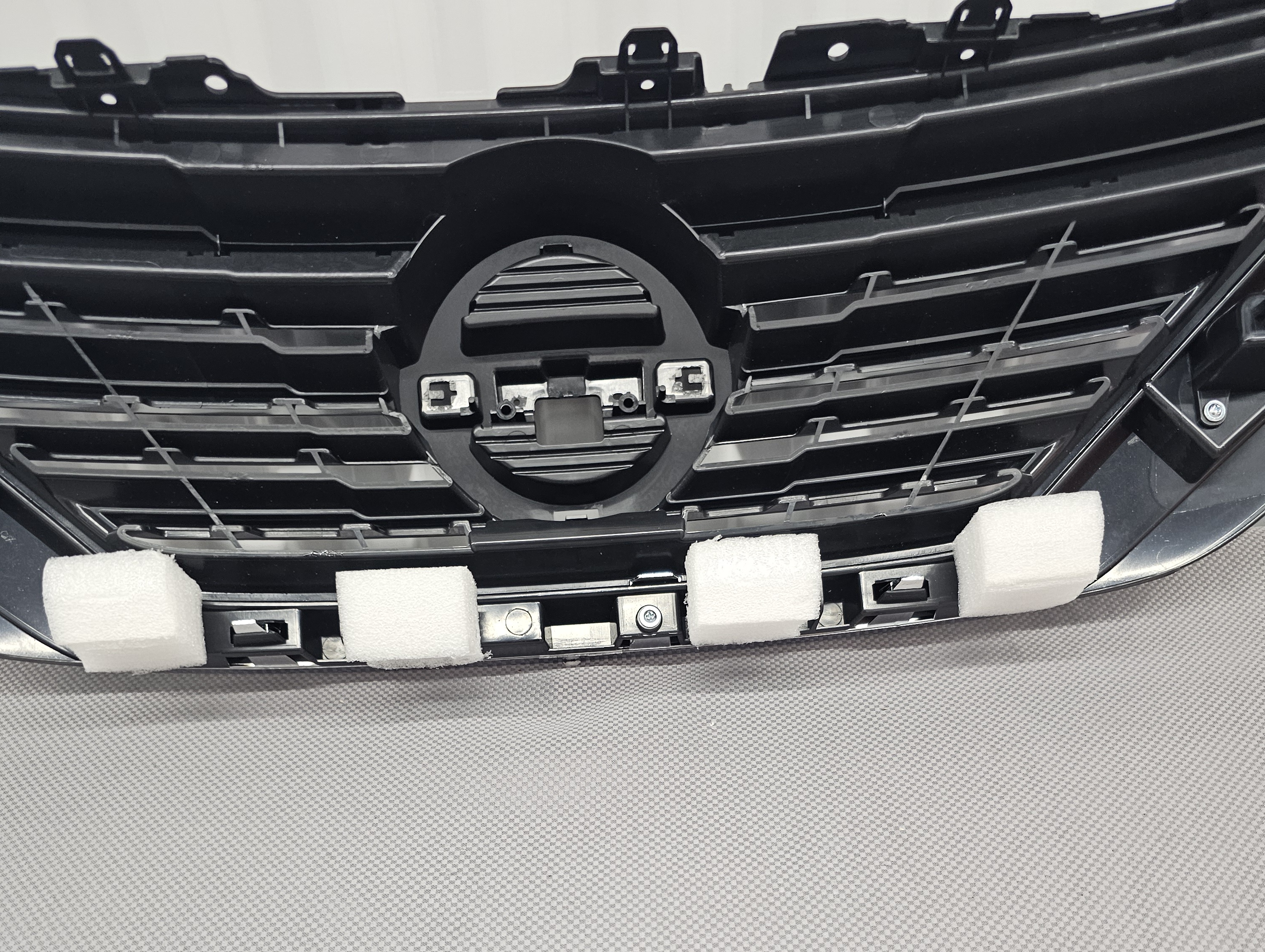 Nissan Altima Front Upper Grille for 2016 to 2018