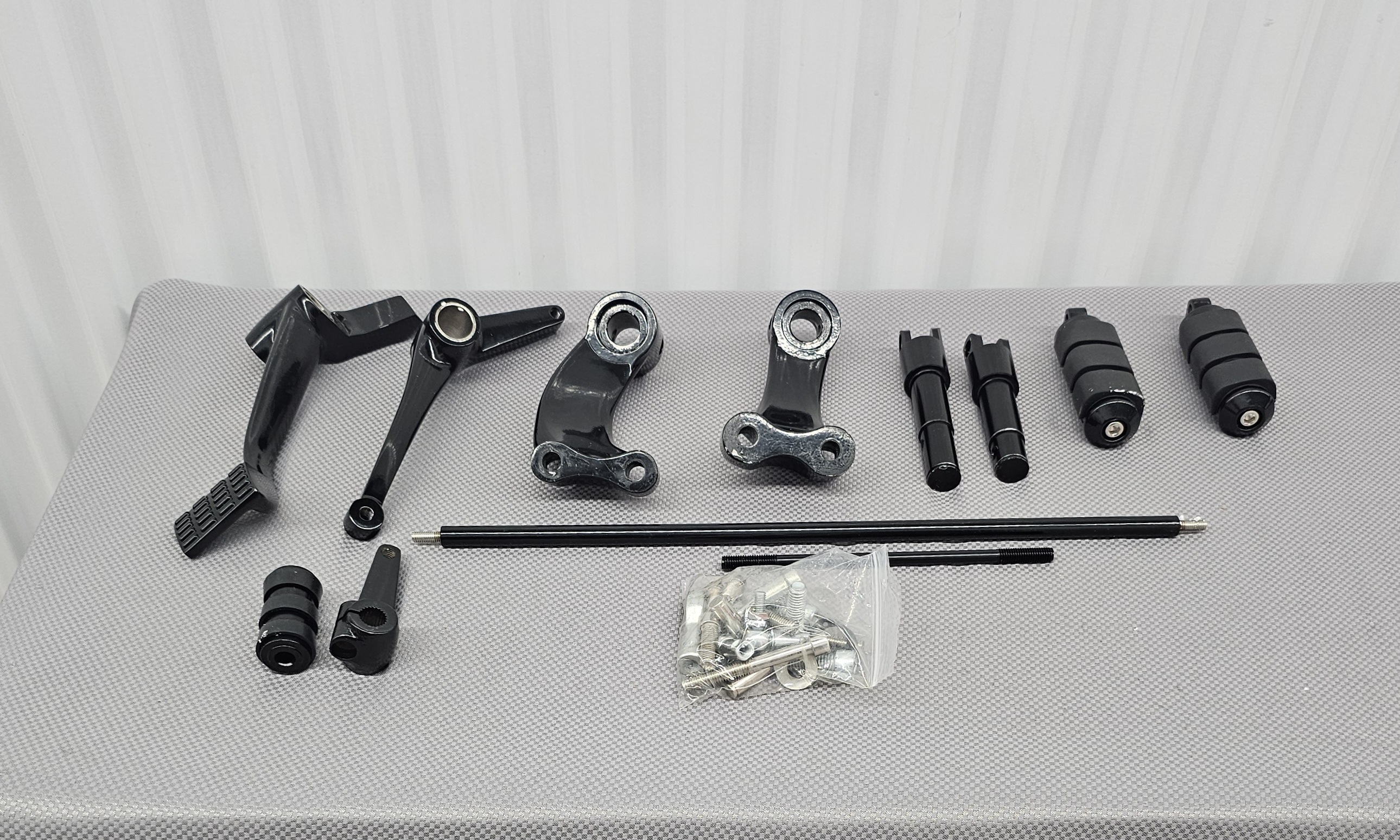 Harley Sportster Footpegs / Levers Kit for 2004 to 2013