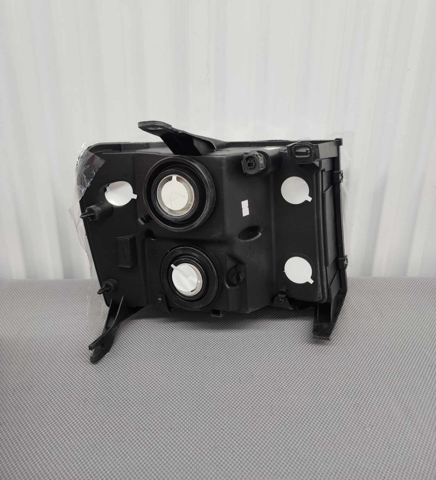GMC Sierra 1500 2500 HD 3500 HD LH Driver Side Headlight